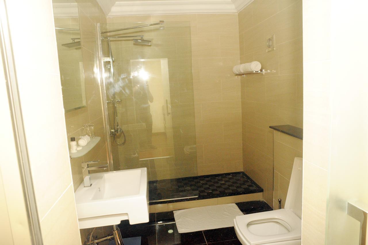 H210 Hotel Aliayabiagba Kültér fotó