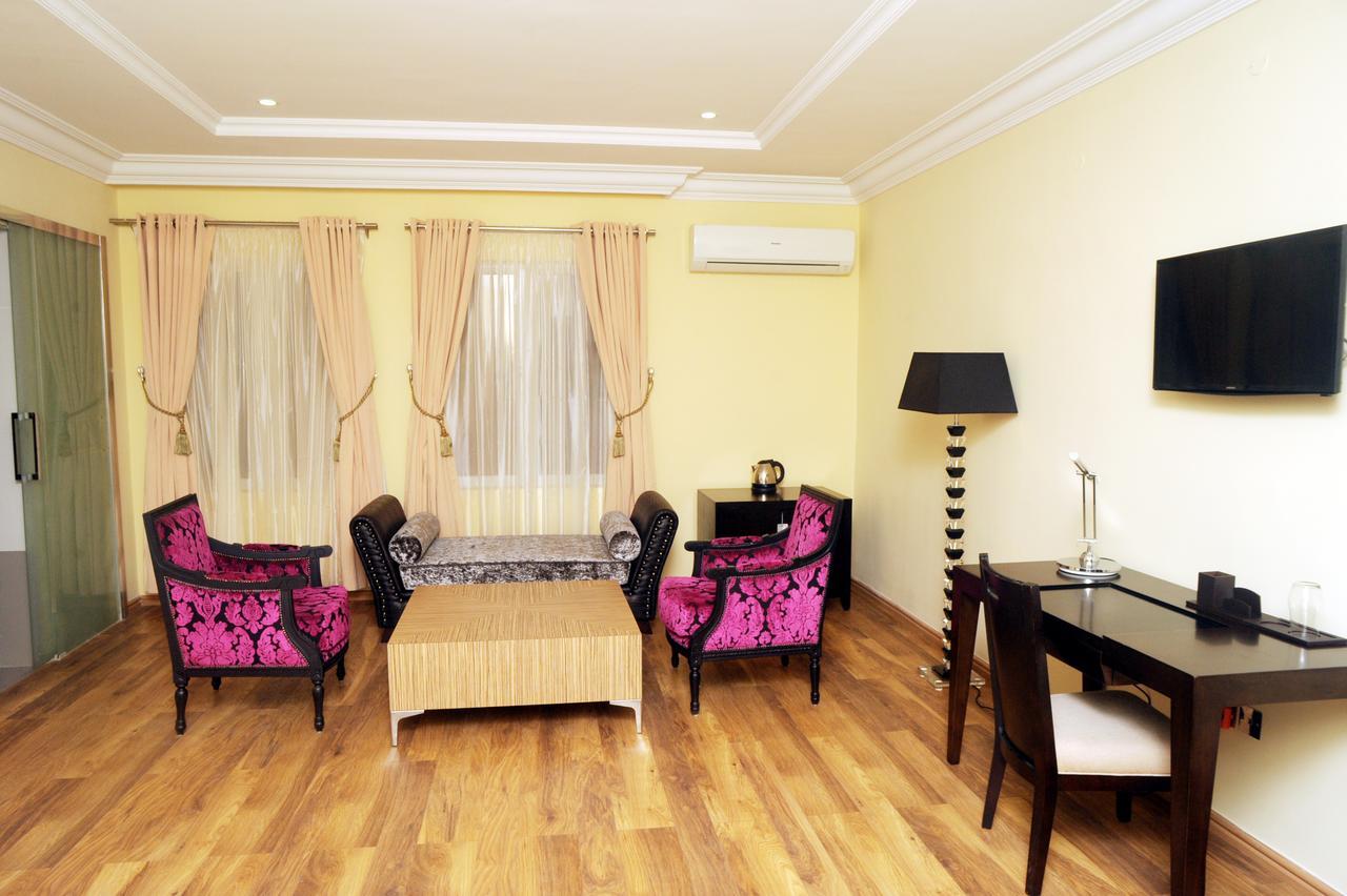 H210 Hotel Aliayabiagba Kültér fotó