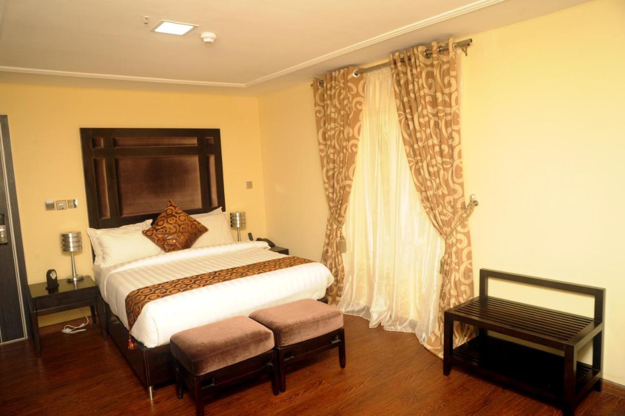 H210 Hotel Aliayabiagba Kültér fotó